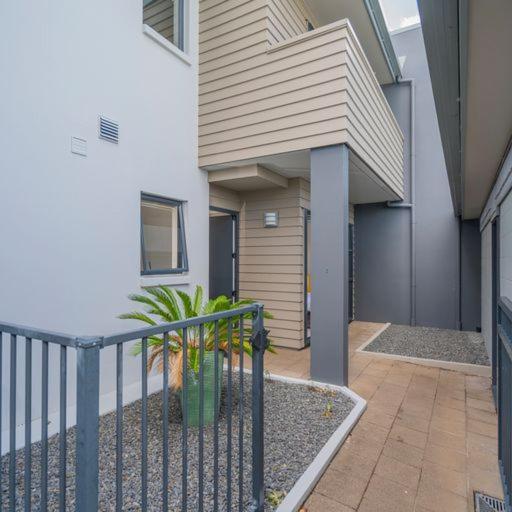 Hosts On The Coast Delight By The Pier Apartment Whitianga Exterior photo